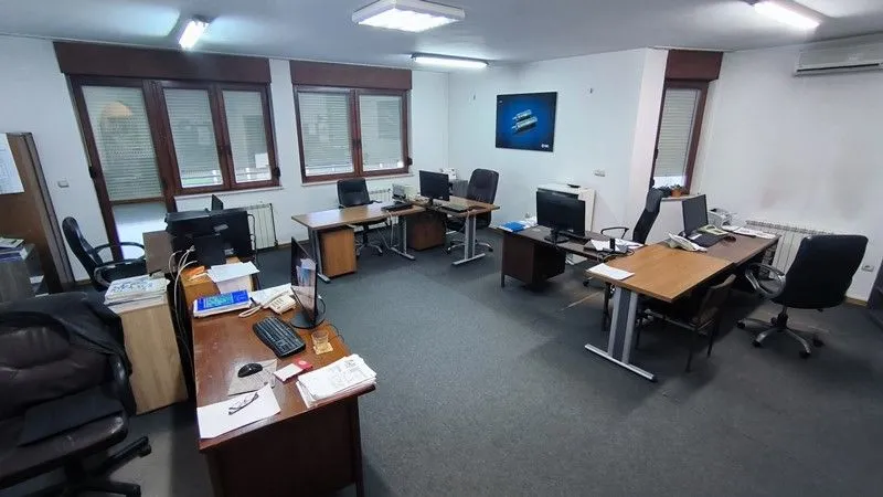 Rent, office space, 155m², Voždovac Sve Podlokacije, Beograd