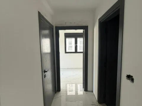 Sale, two bedroom apartment, 77m², Dobra Voda, Budva - image 5