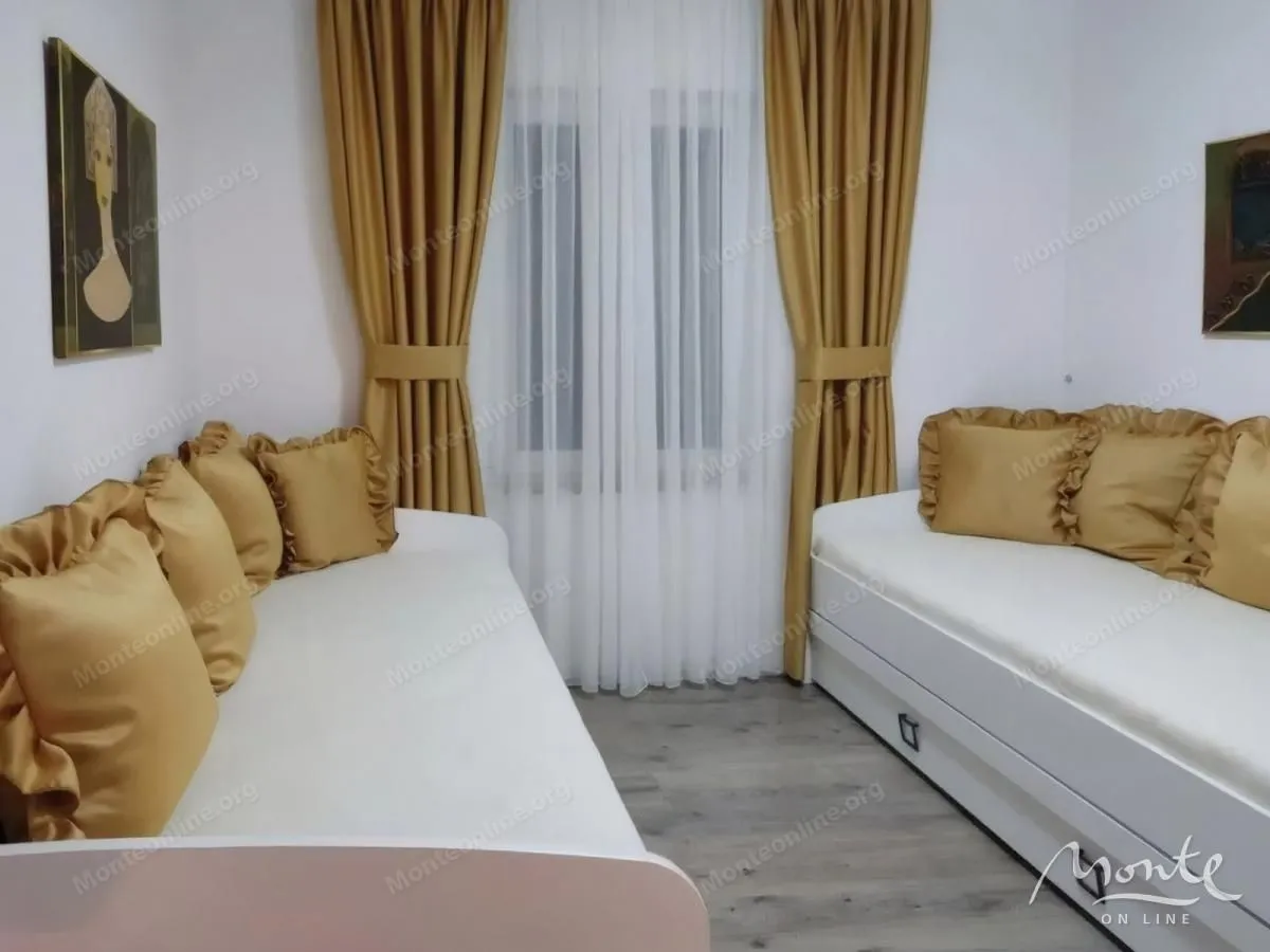 Prodaja, dvosoban stan, 65m², Herceg Novi, Crna Gora