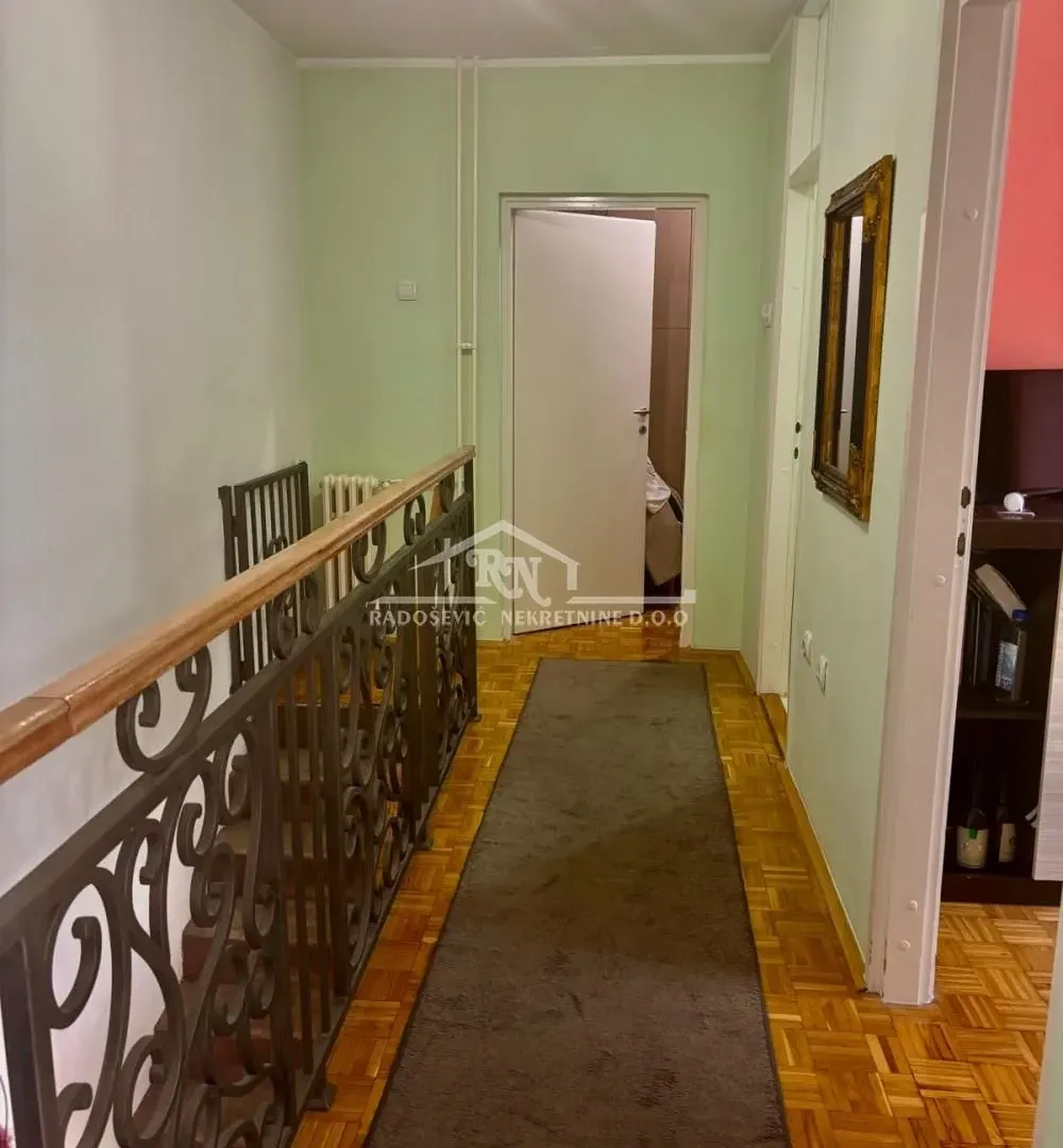 Prodaja, trosoban stan, 100m², Labudovo Brdo, Beograd