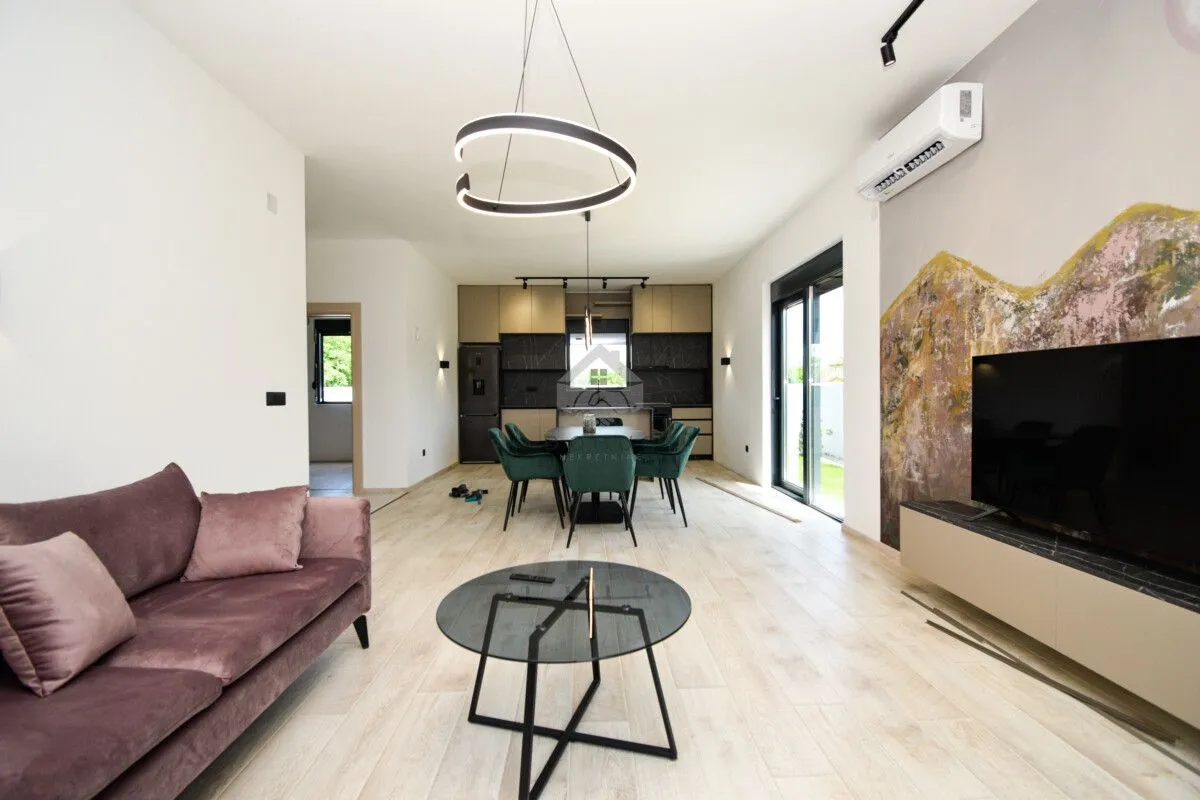Prodaja, kuća, 154m², Dahna, Podgorica