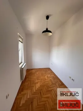 Izdavanje, jednosoban stan, 35m², Bulevar Evrope, Novi Sad Sve Podlokacije - image 6