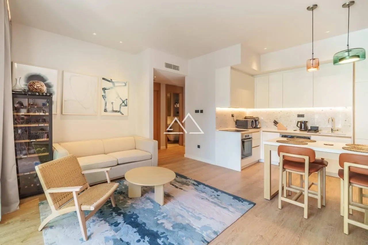 Prodaja, jednosoban stan, 55m², Centar, Tivat