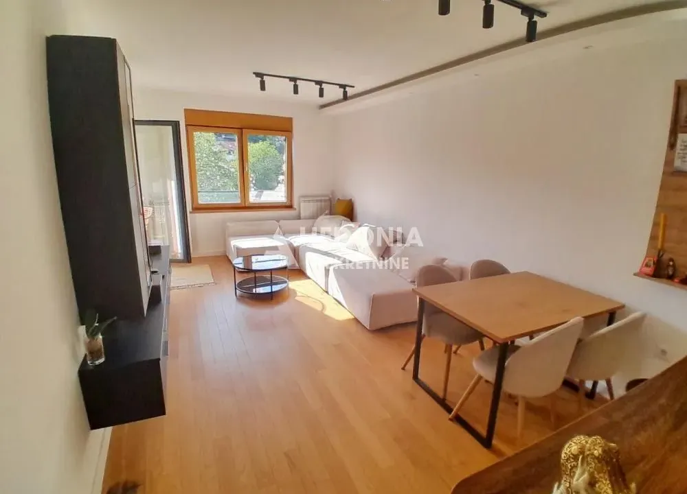 Prodaja, trosoban stan, 70m², Zemun Sve Podlokacije, Beograd