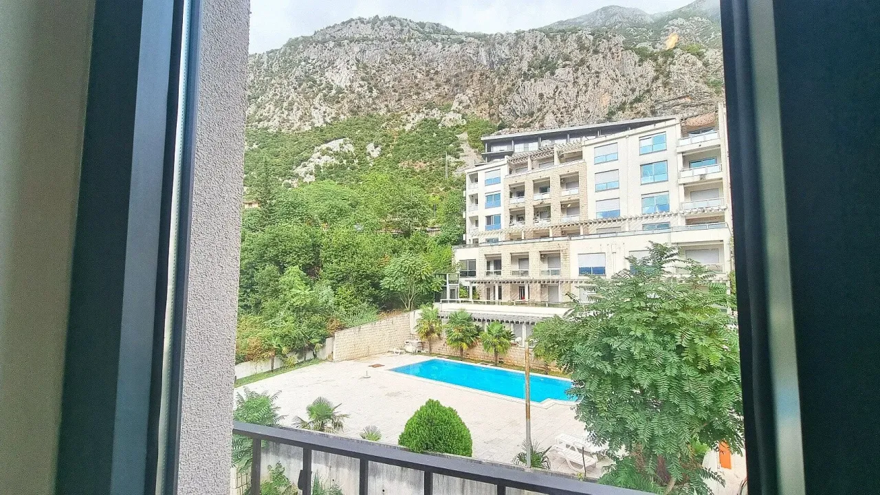 Prodaja, jednosoban stan, 38m², Dobrota, Kotor