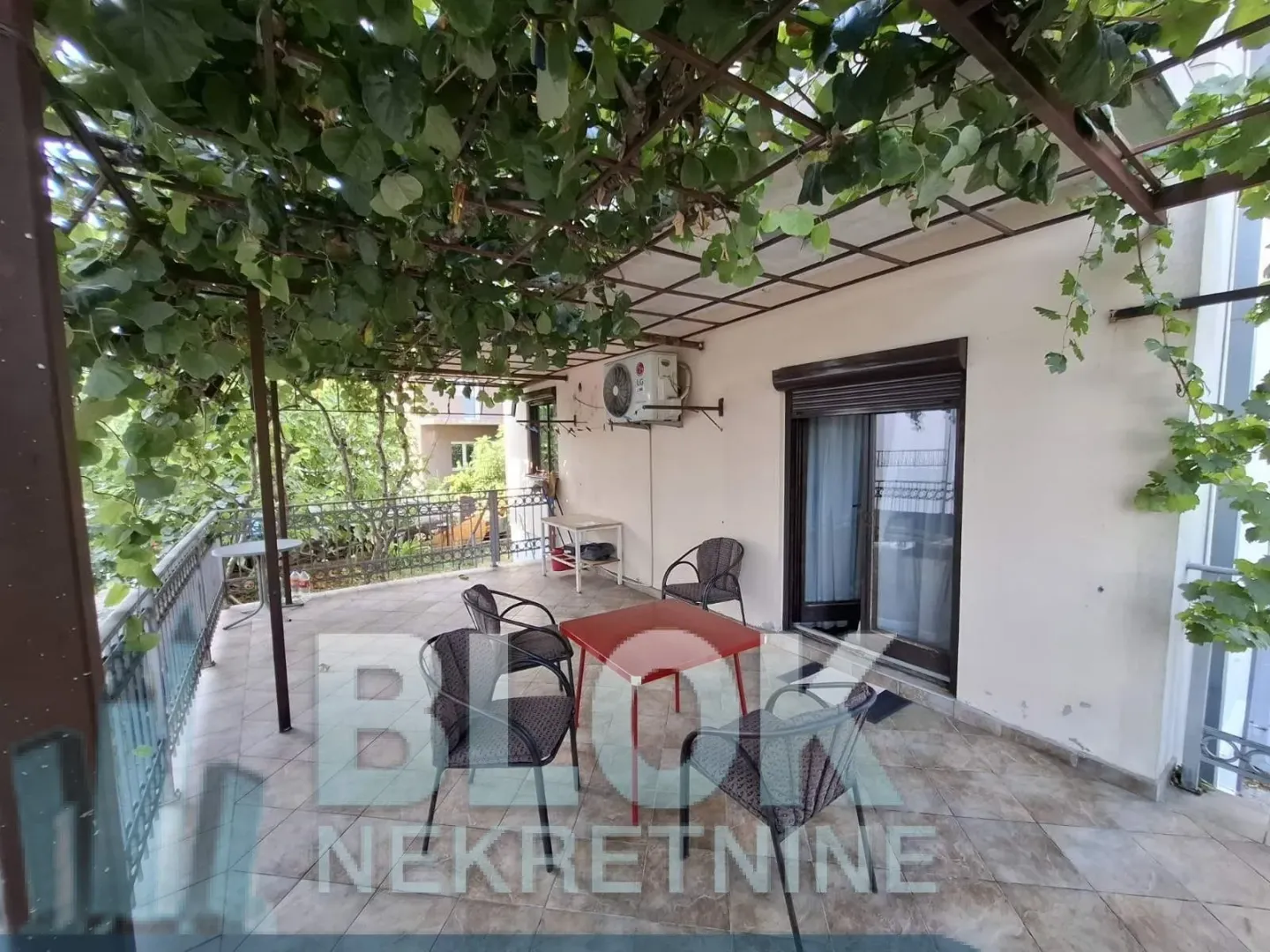 Rent, house, 250m², Masline, Podgorica