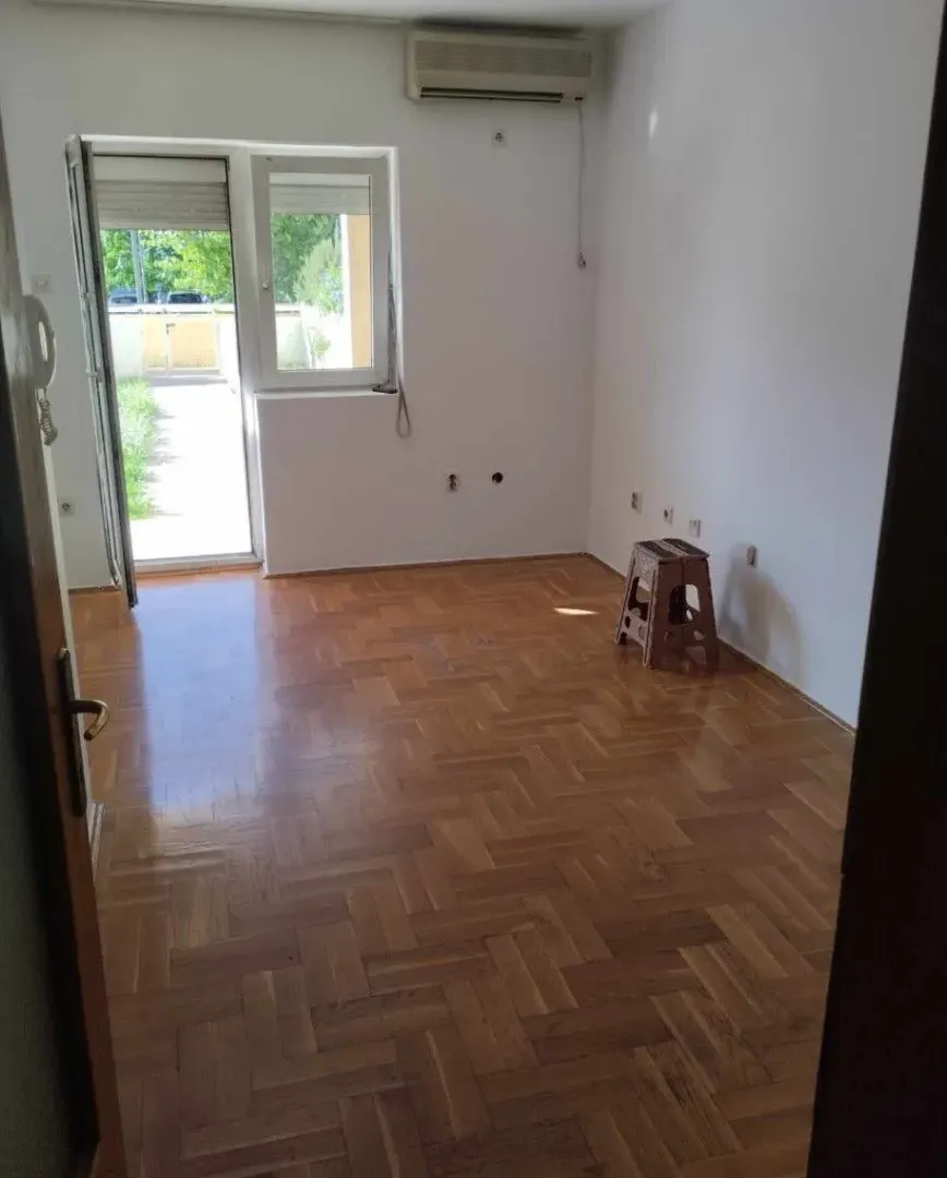 Prodaja, dvosoban stan, 84m², Stari Aerodrom, Podgorica
