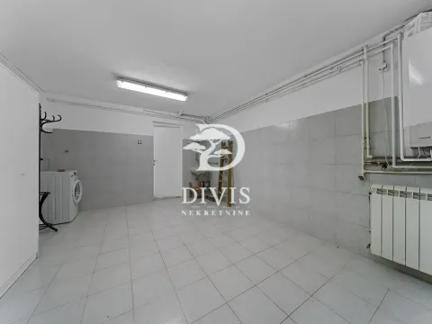 Izdavanje, kuća, 111m², Dedinje Sve Podlokacije, Beograd - image 18