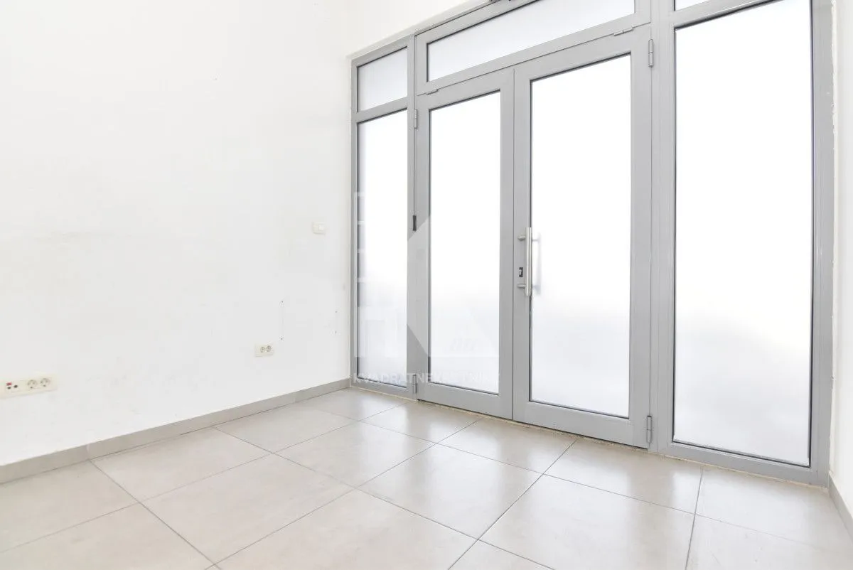 Rent, office space, 180m², Tološka šuma, Podgorica