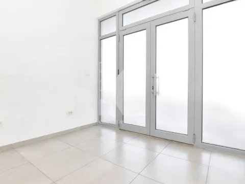 Izdavanje, poslovni prostor, 180m², Tološka šuma, Podgorica - image 7