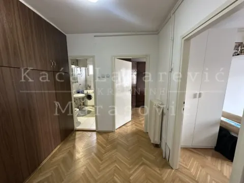 Prodaja, trosoban stan, 63m², Kalenić Pijaca, Vračar Sve Podlokacije - image 6