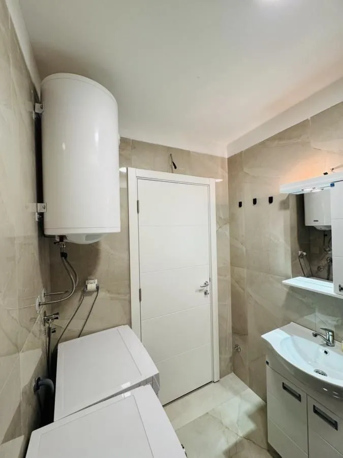 Izdavanje, jednosoban stan, 50m², Palilula, Niš