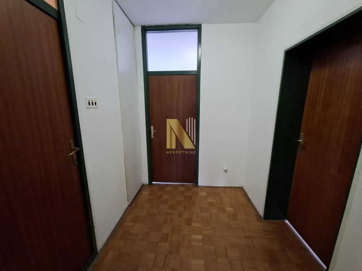 Prodaja, četvorosoban stan, 95m², Sajmište, Novi Sad