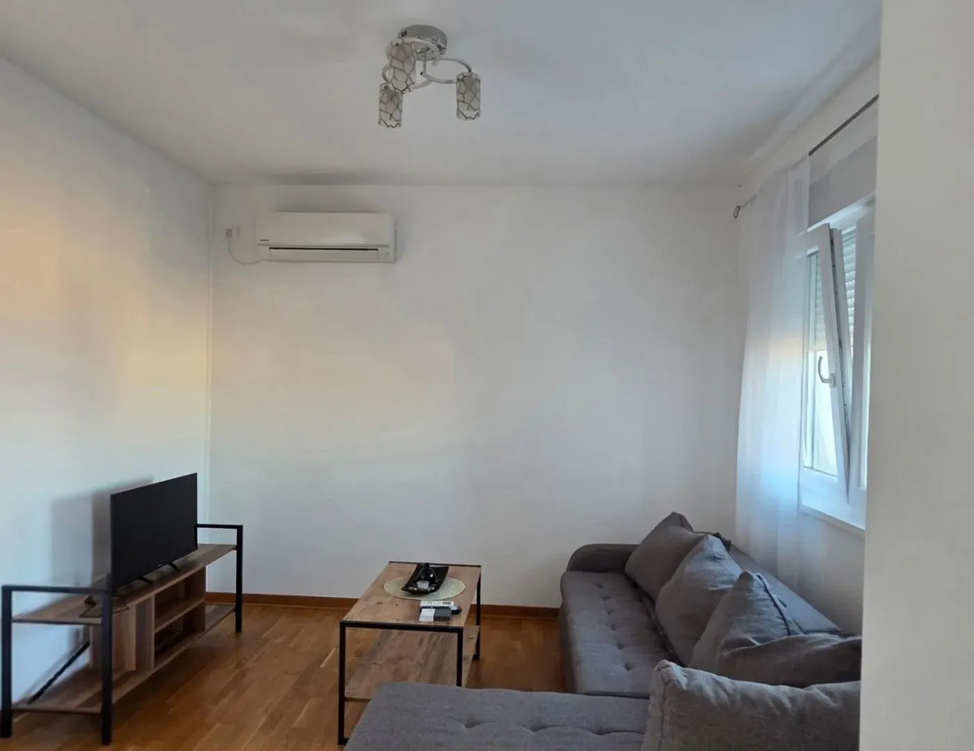 Izdavanje, jednosoban stan, 50m², Zagorič, Podgorica