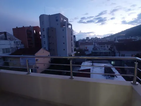 Izdavanje, jednosoban stan, 45m², Mainski Put, Budva - image 6