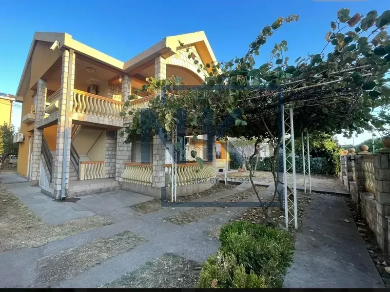 Izdavanje, kuća, 250m², Stari Aerodrom, Podgorica