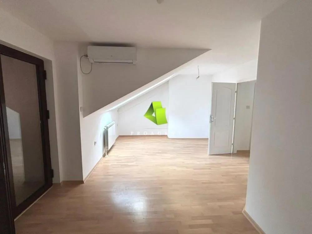 Prodaja, četvorosoban stan, 149m², Pantelej, Niš