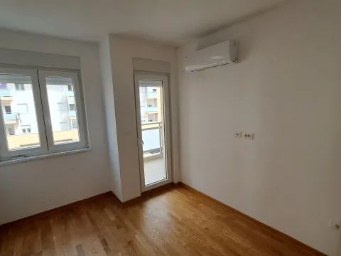 Izdavanje, dvosoban stan, 65m², Zagorič, Podgorica - image 9