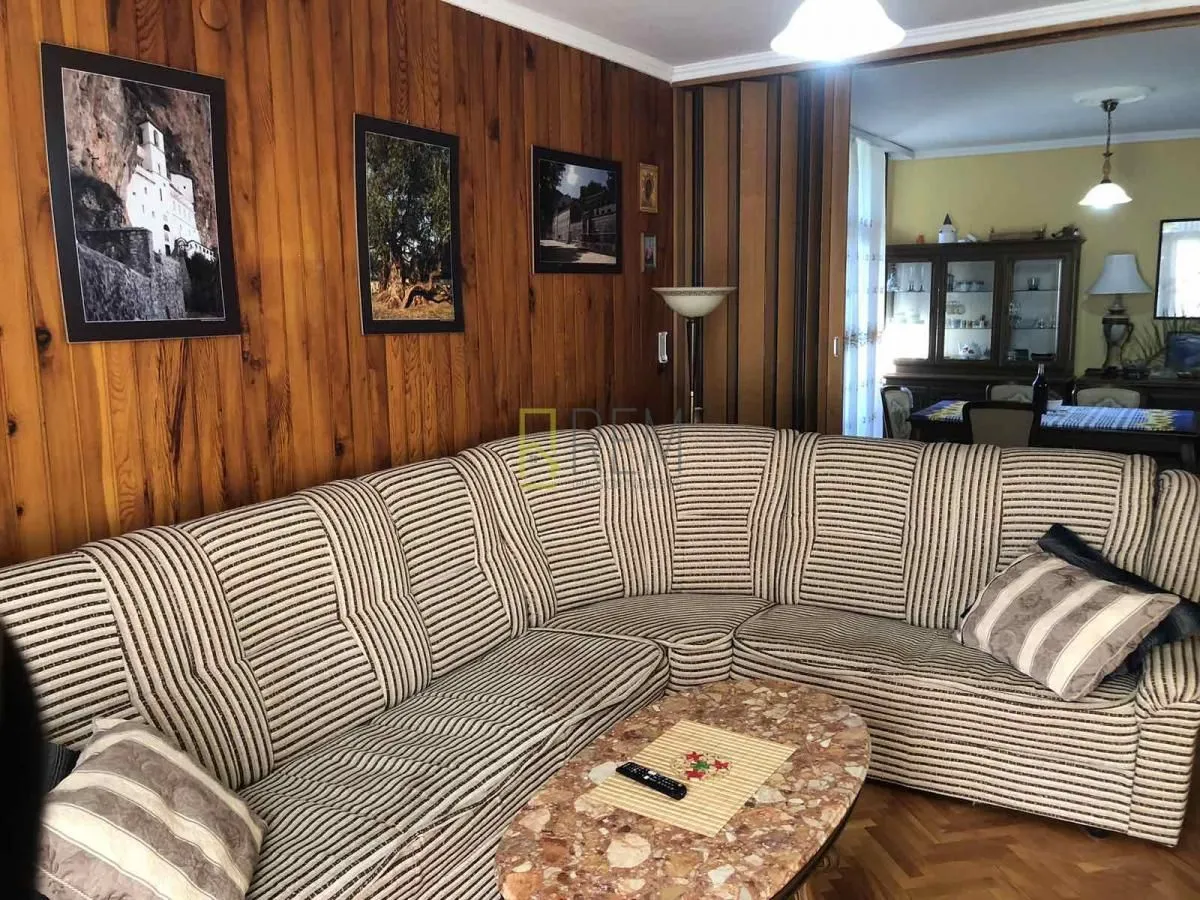 Sale, house, 300m², Šušanj, Bar