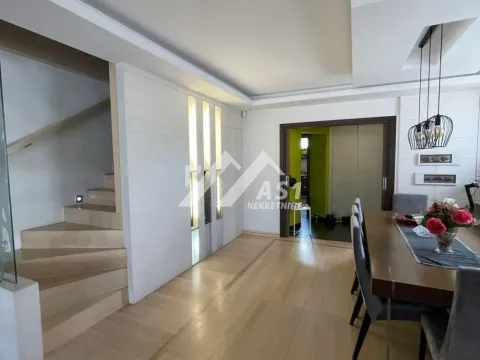 Izdavanje, kuća, 190m², Lipov gaj, Novi Sad Sve Podlokacije - image 3