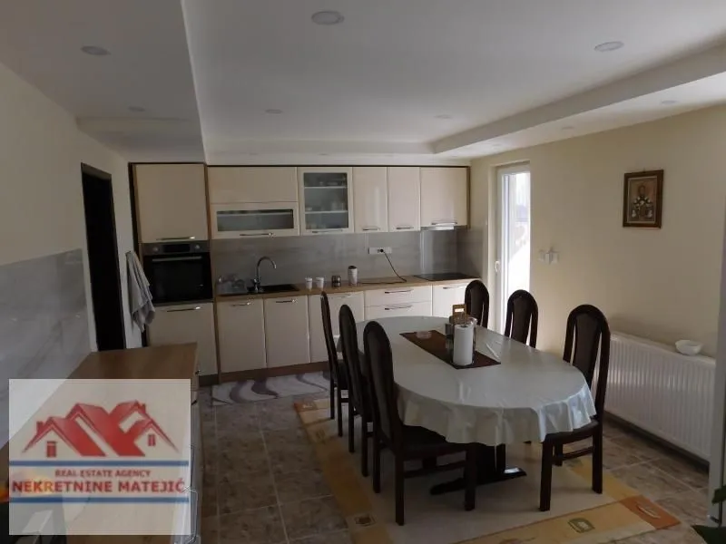 Prodaja, kuća, 250m², Ćava, Kragujevac