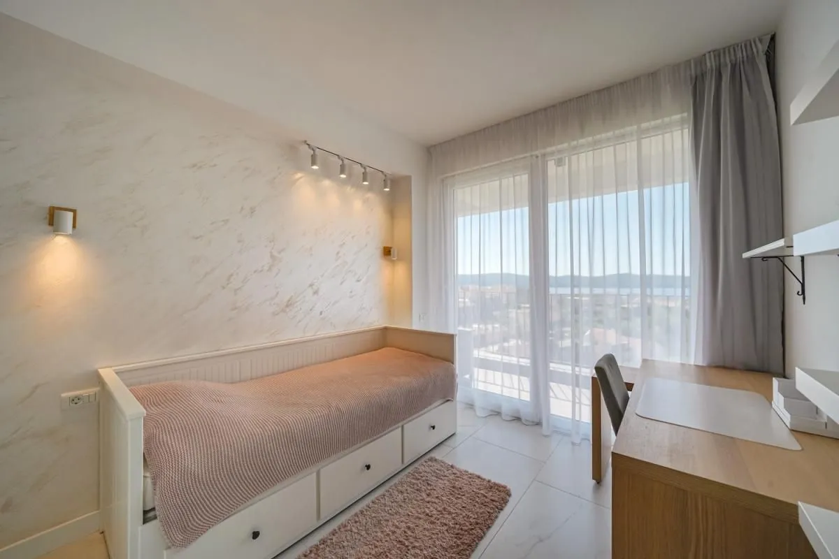 Prodaja, dvosoban stan, 66m², Tivat, Crna Gora