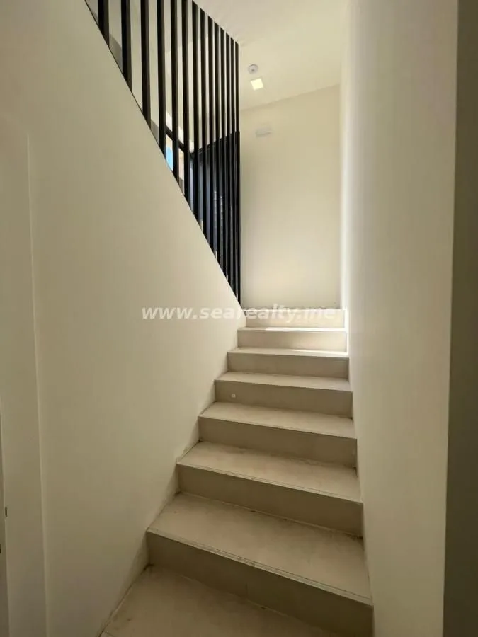 Prodaja, kuća, 273m², Tivat, Crna Gora