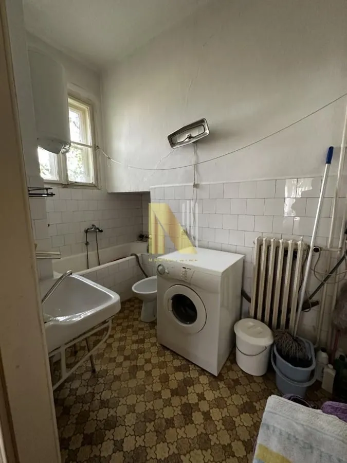Prodaja, trosoban stan, 102m², Centar, Novi Sad