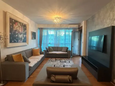 Izdavanje, dvosoban stan, 75m², Preko Morače, Podgorica