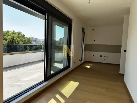 Prodaja, četvorosoban stan, 133m², Grbavica, Novi Sad Sve Podlokacije - image 2