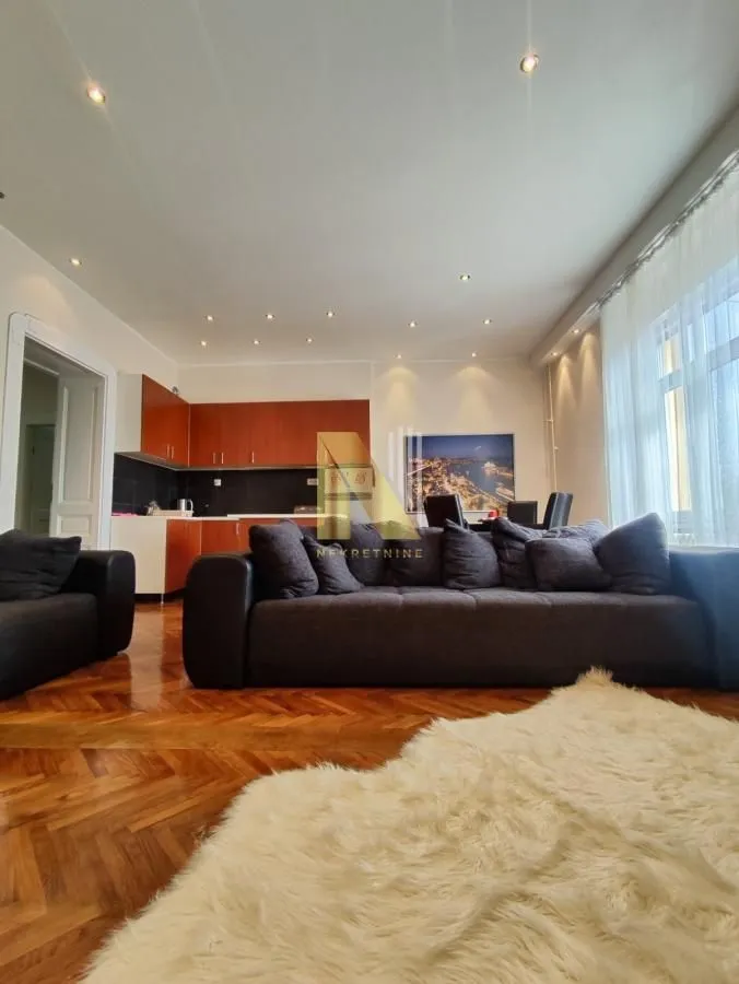 Prodaja, dvosoban stan, 63m², Centar, Novi Sad