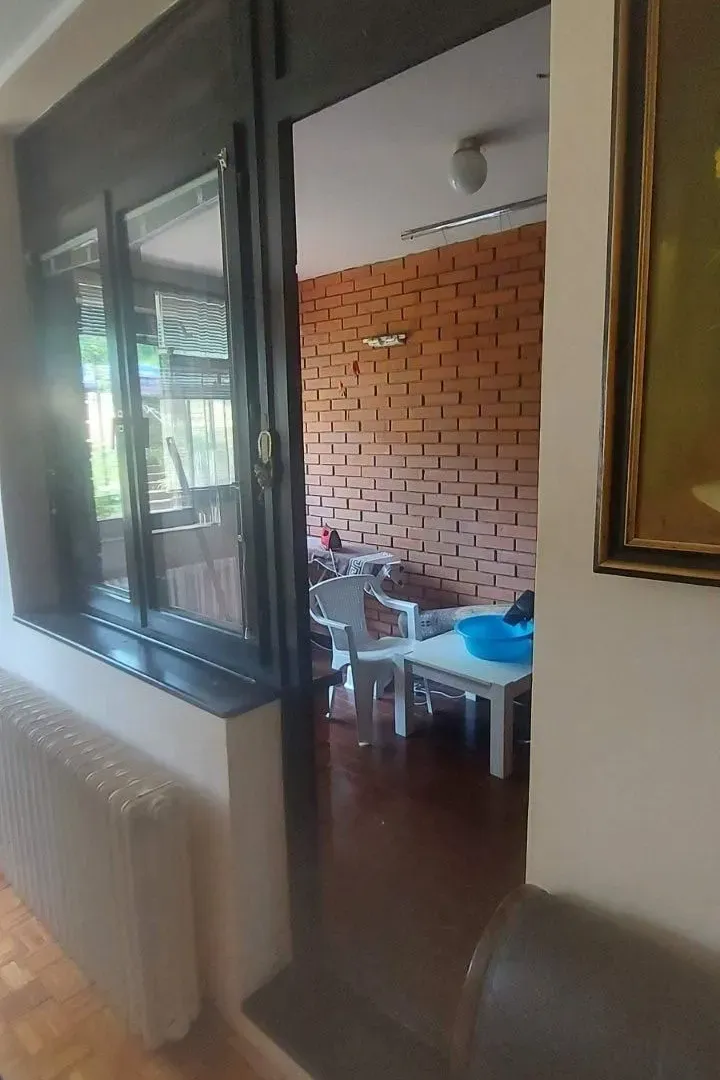 Izdavanje, četvorosoban stan, 120m², Zvezdara Sve Podlokacije, Beograd