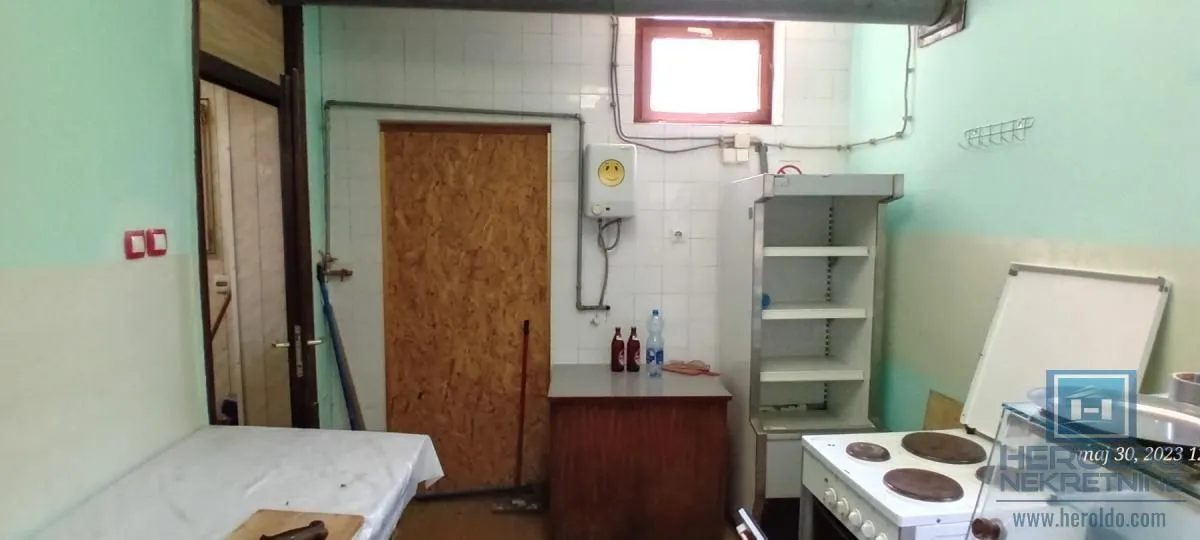 Rent, office space, 67m², Ćuprija, Srbija