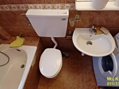 Izdavanje, dvosoban stan, 38m², Severni Bulevar, Zvezdara Sve Podlokacije - image 7