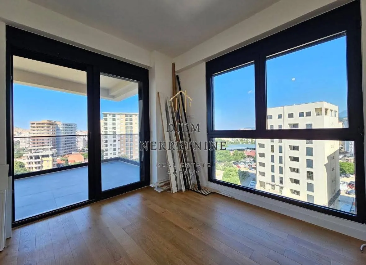 Sale, two bedroom apartment, 80m², Centar, Bar