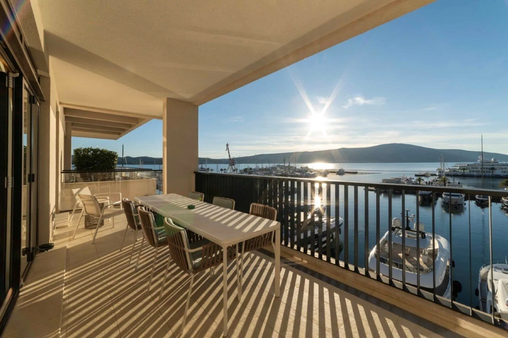 Prodaja, dvosoban stan, 140m², Porto Montenegro, Tivat