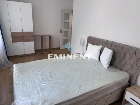 Izdavanje, trosoban stan, 79m², Savski Venac, Beograd - image 9