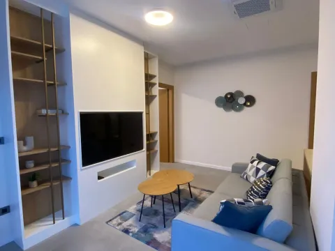 Izdavanje, trosoban stan, 85m², Kavač, Kotor - image 2