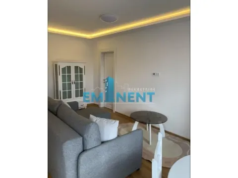 Izdavanje, dvosoban stan, 55m², Zemun Gornji Grad, Zemun Sve Podlokacije