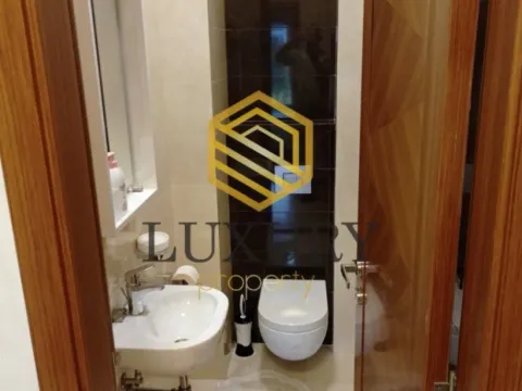 Izdavanje, četvorosoban stan, 130m², Centar, Podgorica - image 3