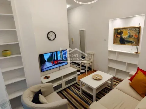 Rent, one bedroom apartment, 35m², Savski Venac, Beograd - image 3