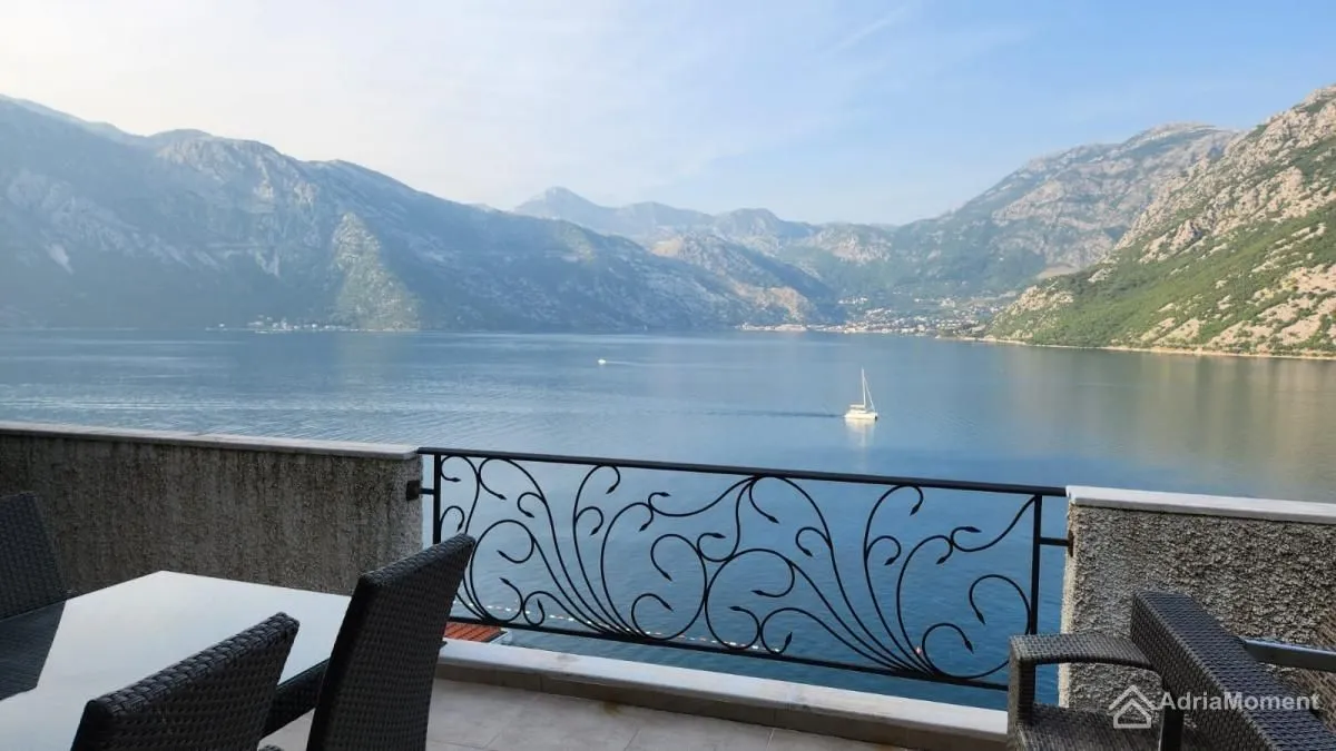 Sale, three bedroom apartment, 112m², Kostanjica, Kotor