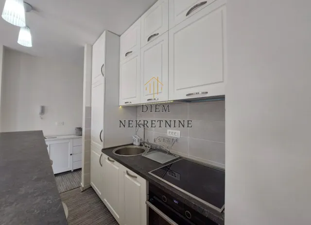 Izdavanje, jednosoban stan, 46m², Pod Kuk, Tivat