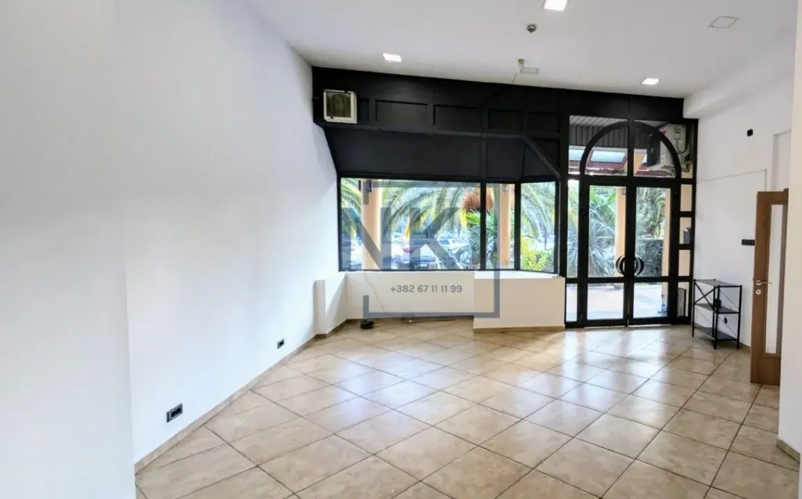 Izdavanje, poslovni prostor, 160m², Preko Morače, Podgorica