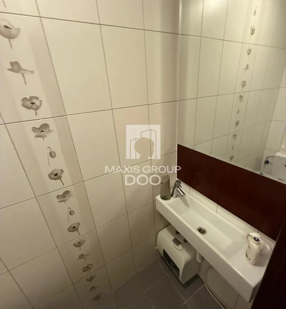 Izdavanje, trosoban stan, 81m², Čubura, Beograd
