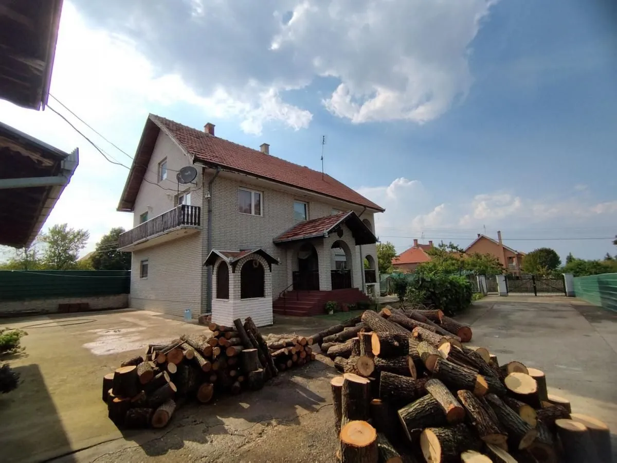 Sale, house, 300m², Batočina, Srbija