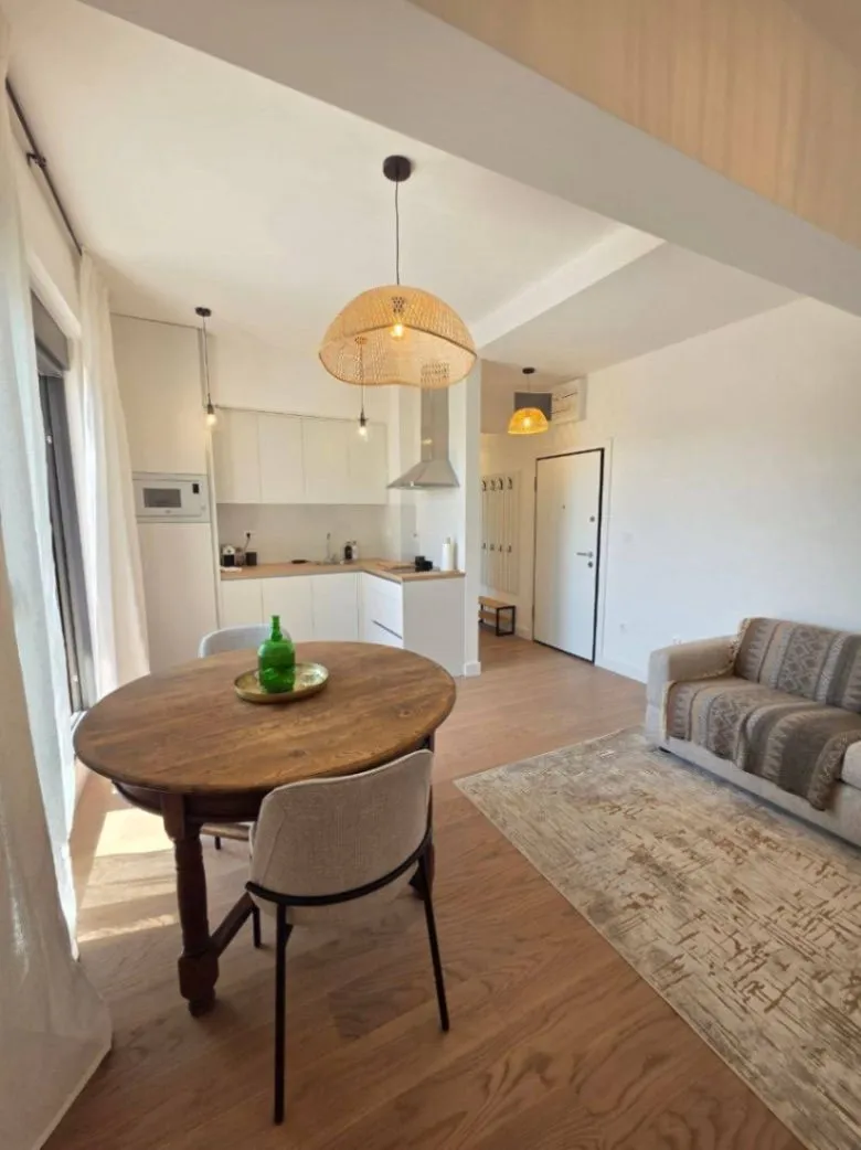 Stan-na-dan, jednosoban stan, 42m², Centar, Budva