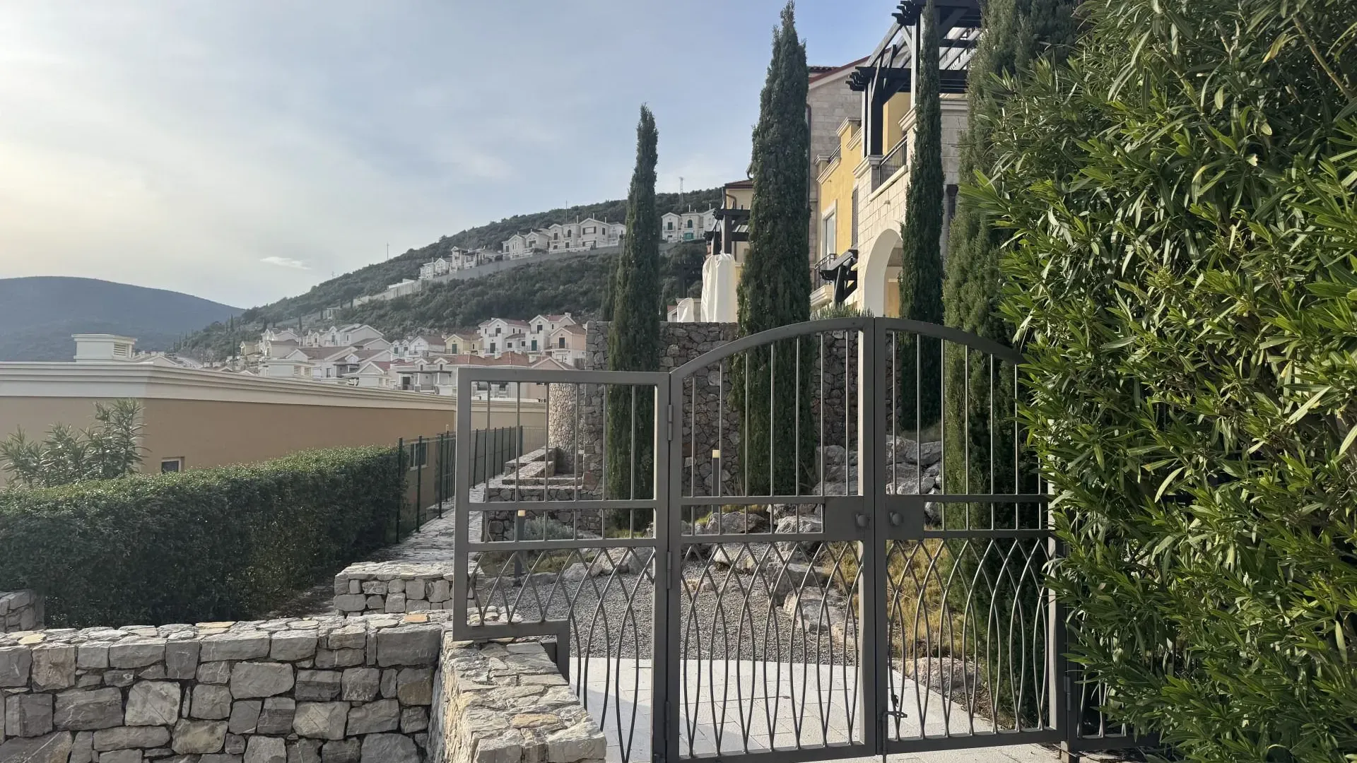 Prodaja, trosoban stan, 290m², Luštica, Tivat