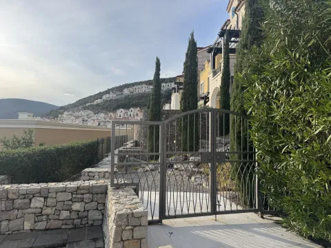 Prodaja, trosoban stan, 290m², Luštica, Tivat - image 12