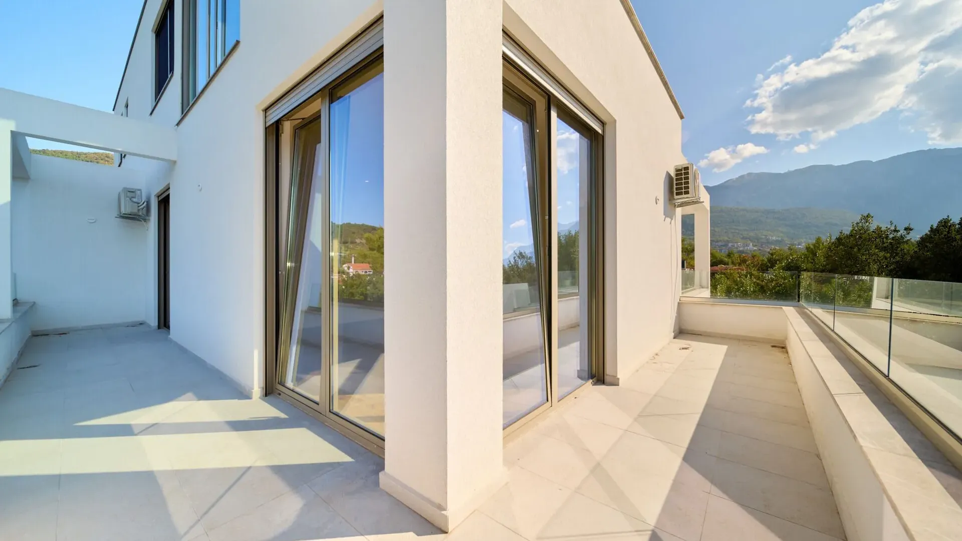 Prodaja, dvosoban stan, 111m², Mrčevac, Tivat